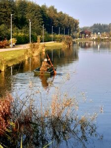 12.09.2021: Ryba nie znana, ale wędka została wciągnięta do wody trzeba było jej szukać