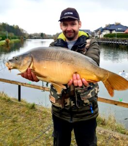 22.10.2022: Kol Szymon : Karp 64 cm 4,4 kg