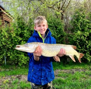 16.04.2023: Kol Bartek: Szczupak 90 cm 6 kg smakosz tygrysiego orzecha na pickera